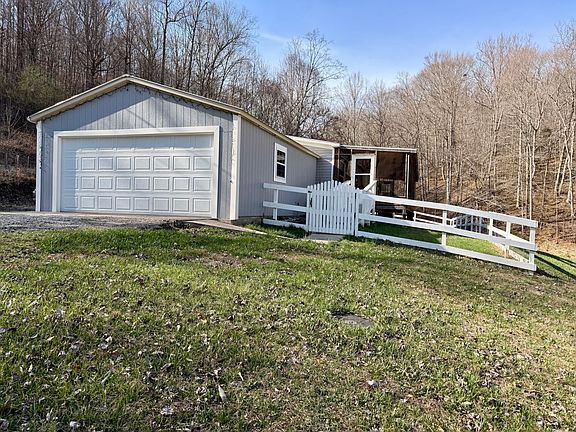 3rd image of 2781 Bull Run Rd