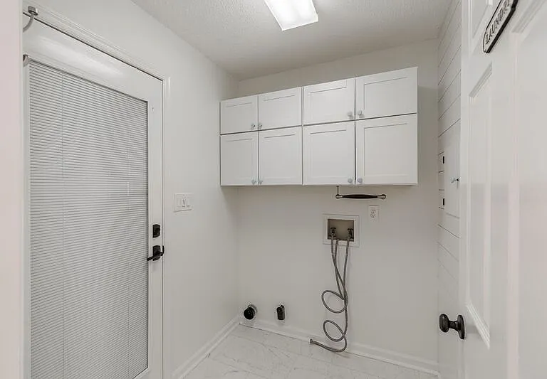 112 Lucy Ln — Photo 8