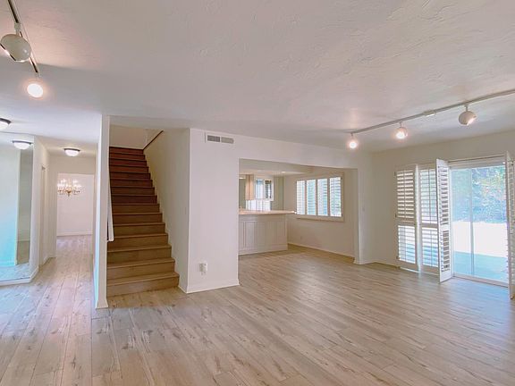 3rd image of 5763 Valerie Ave