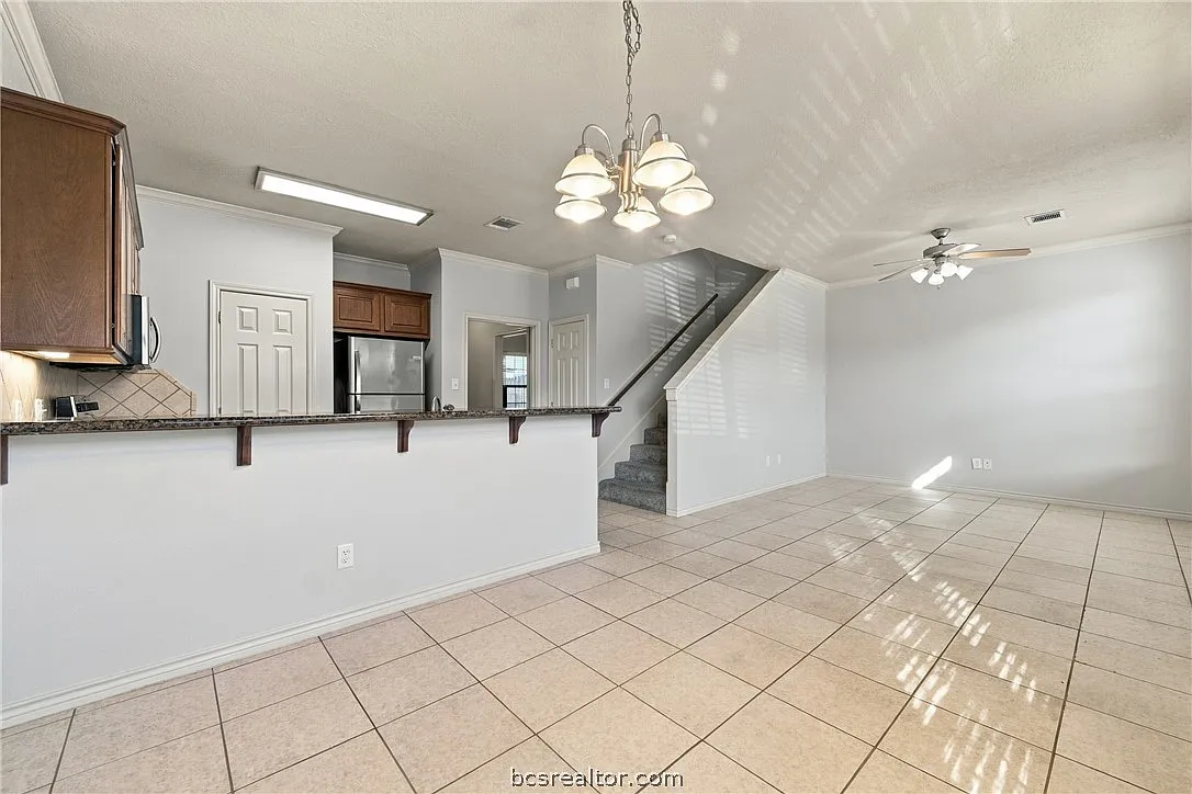 4 bed, 1496 sqft, $1,900 — Photo 3