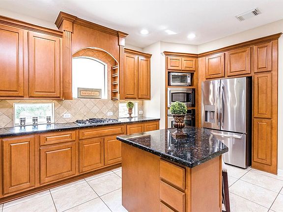3rd image of 12204 Rosemont Ln