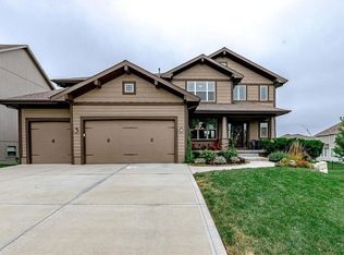 8400 W 165th Pl, Overland Park, KS 66085
