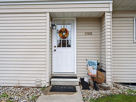 4th image of 1960 Westbrook Dr