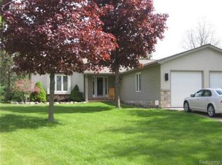 738 Byram Lake Dr, Linden, MI 48451