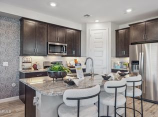 5821 E Zachary Dr, Phoenix, AZ 85054