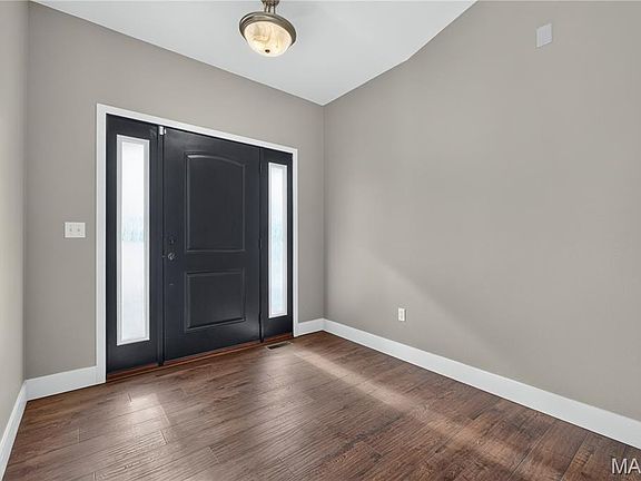 4th image of 1309 Hollander Ct