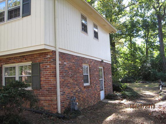 3rd image of 3094 Clairmont Ave