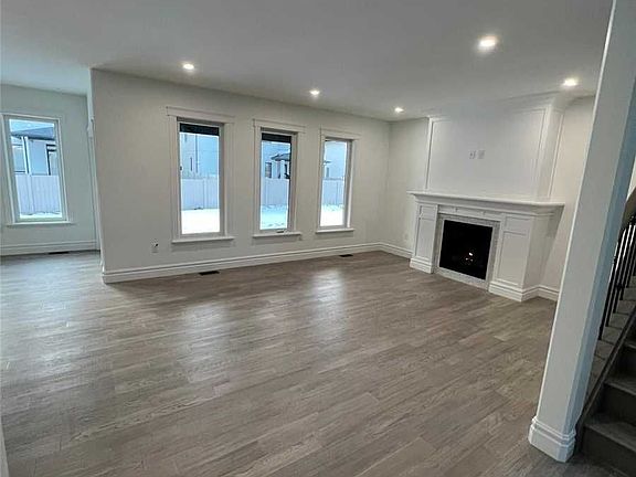 5th image of 340 Christine Ave