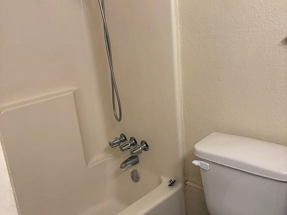 3rd image of 1005 Chestnut St #1