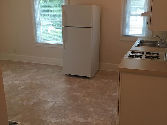 4th image of 3614 5th Ave APT 4