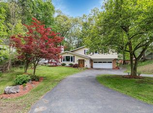 34 Timberline Dr, Poughkeepsie, NY