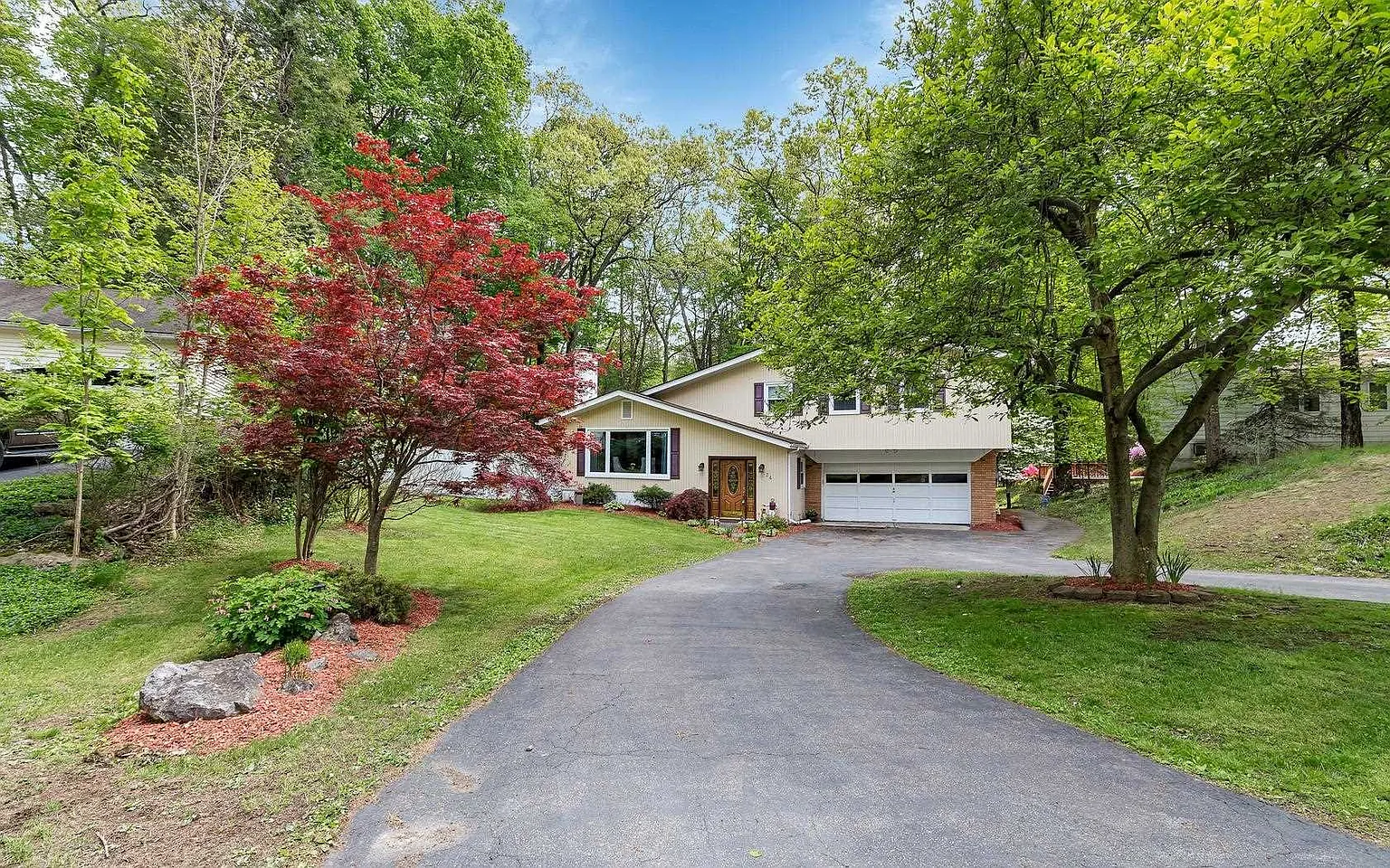 34 Timberline Dr photo 1