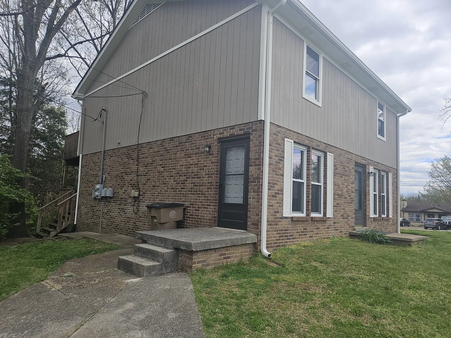 2 bed, 1.5 bath, 1040 sqft, $1,250 — Photo 1