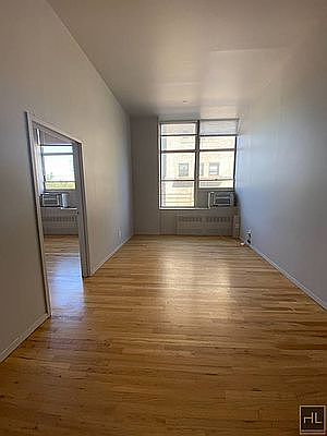 3rd image of 6120 Woodside Ave APT 2S