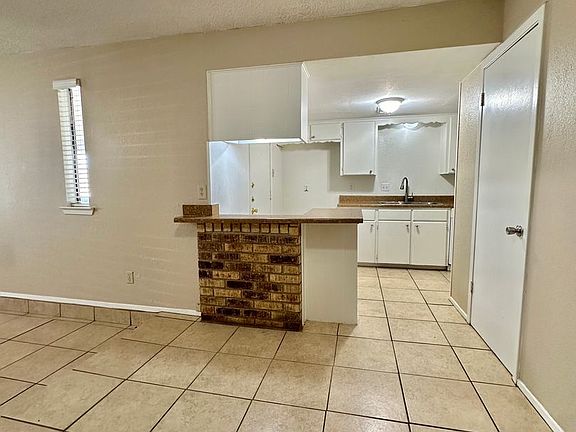 5th image of 1042 Glenna St