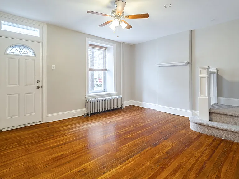 129 Krams Ave — Photo 12