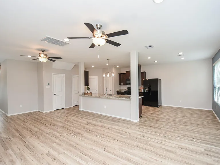 22707 Bolanzo Ln — Photo 4