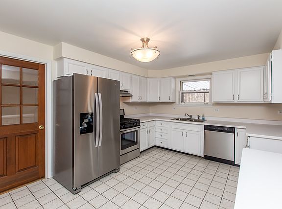 4th image of 1518 Crown Ln