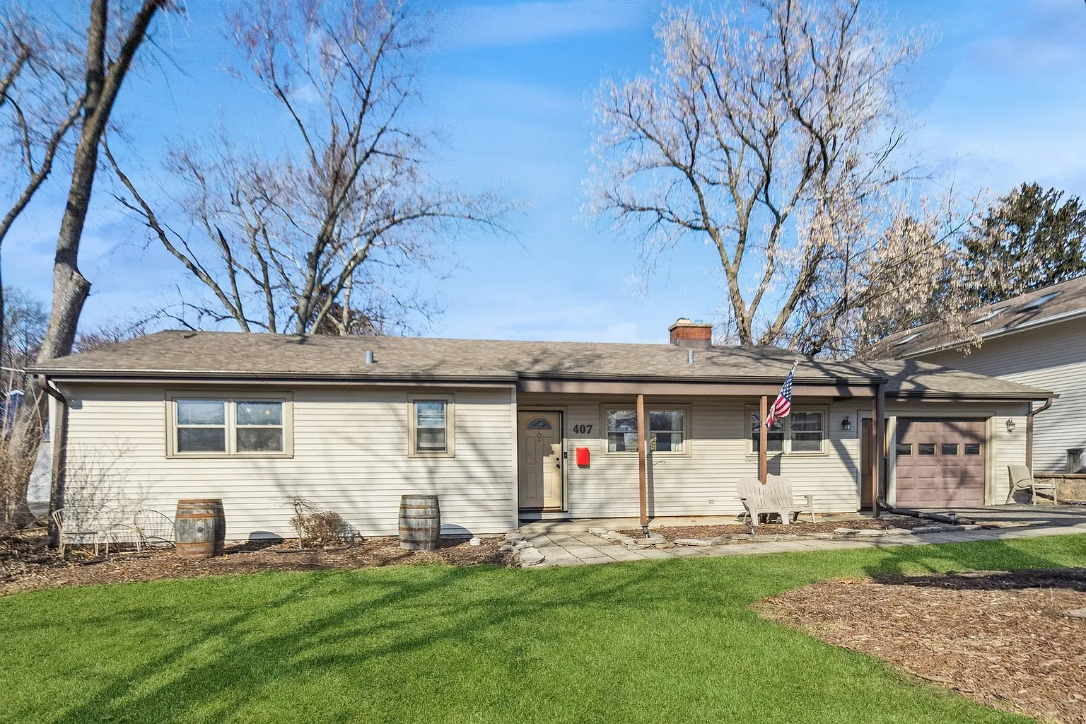 407 E Elm St photo 1