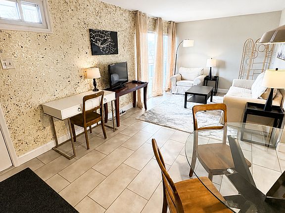 5th image of 627 Garden Ave APT D-2