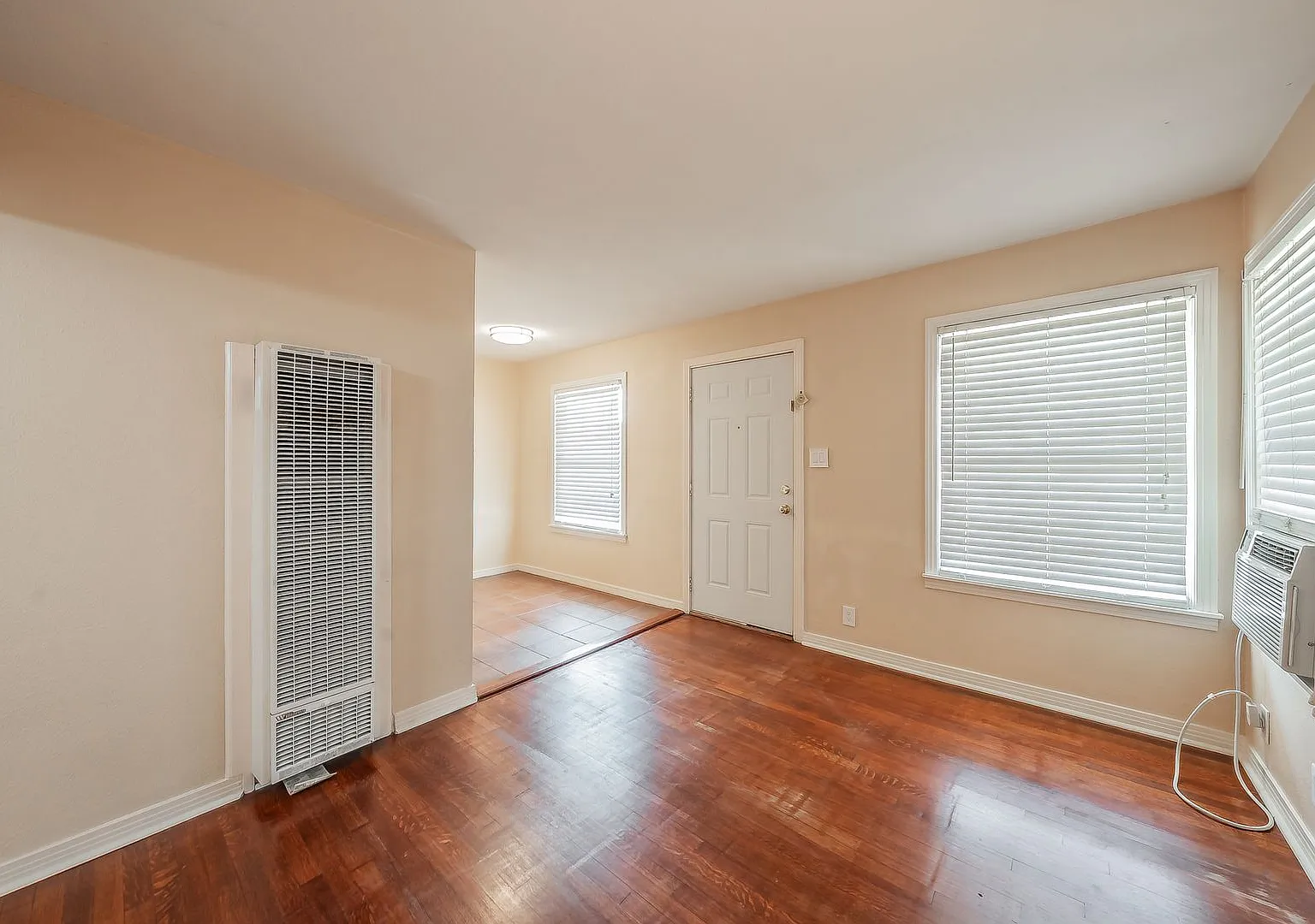 Charming one-bedroom in Ridglea — Photo 4