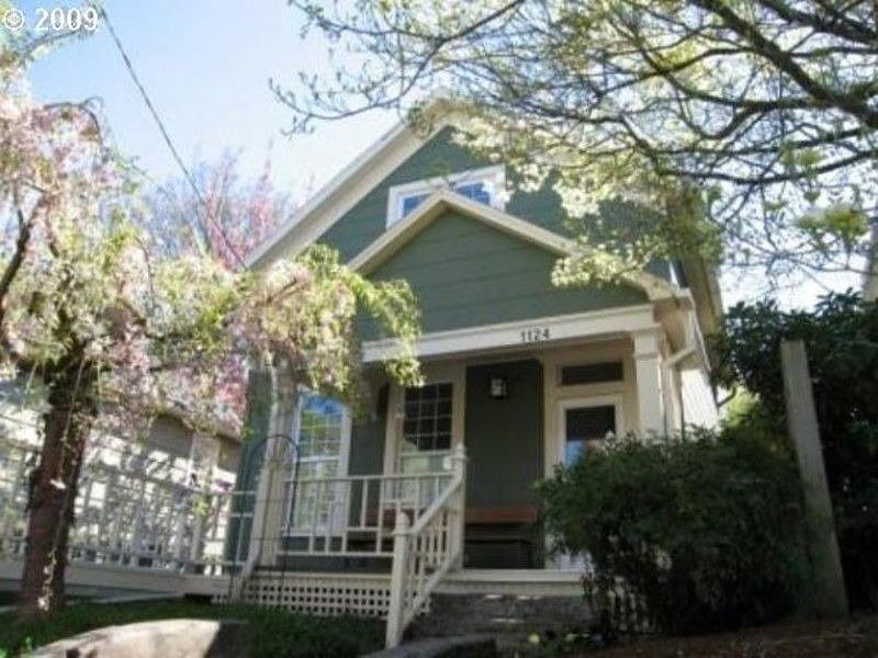 2nd image of 1124 SE 30th Ave