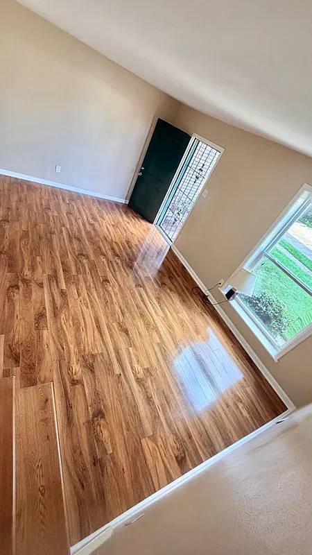 2 bed, 2.0 bath, 1115 sqft, $1,600 — Photo 2