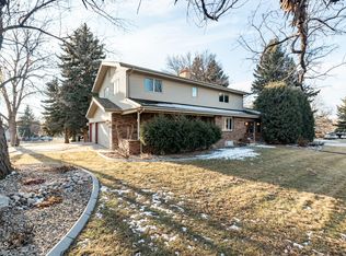 1120 Ward Rd, Bismarck, ND 58501