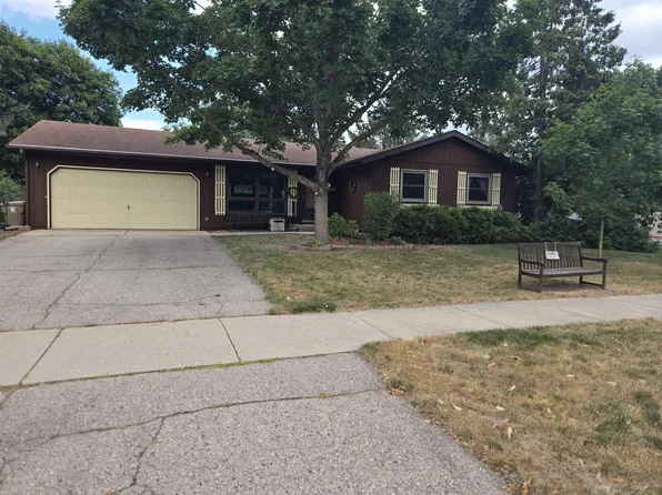 2601 Muir Field Rd, Madison, WI 53719
