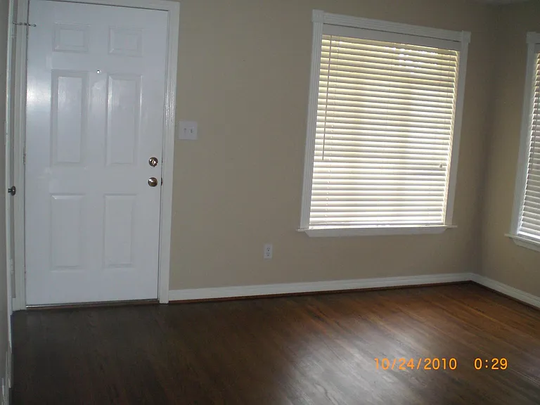 713 NW 53rd St — Photo 3