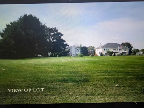 2342 Breckenboro Dr, Davis, IL 61019