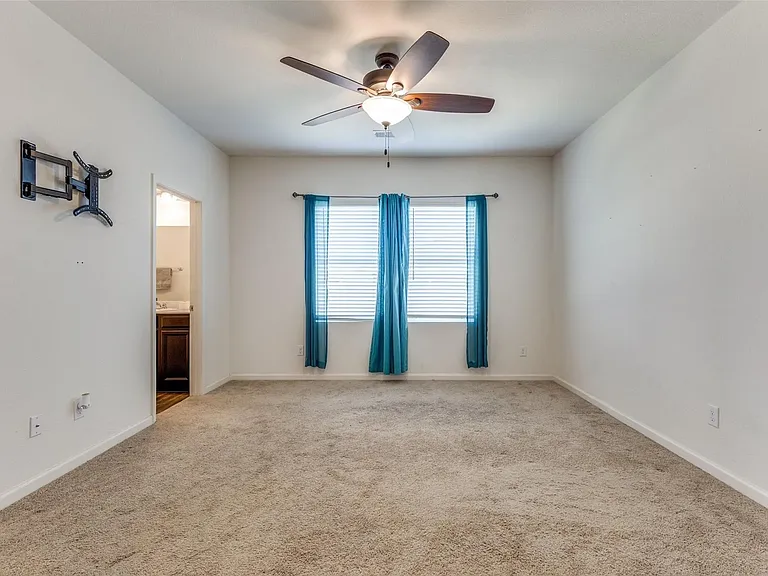 6536 Trident Ct — Photo 3