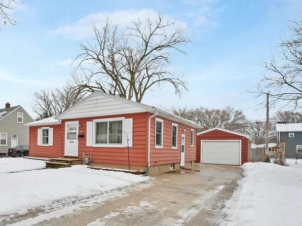 915 Colonial Ave, Green Bay, WI 54304