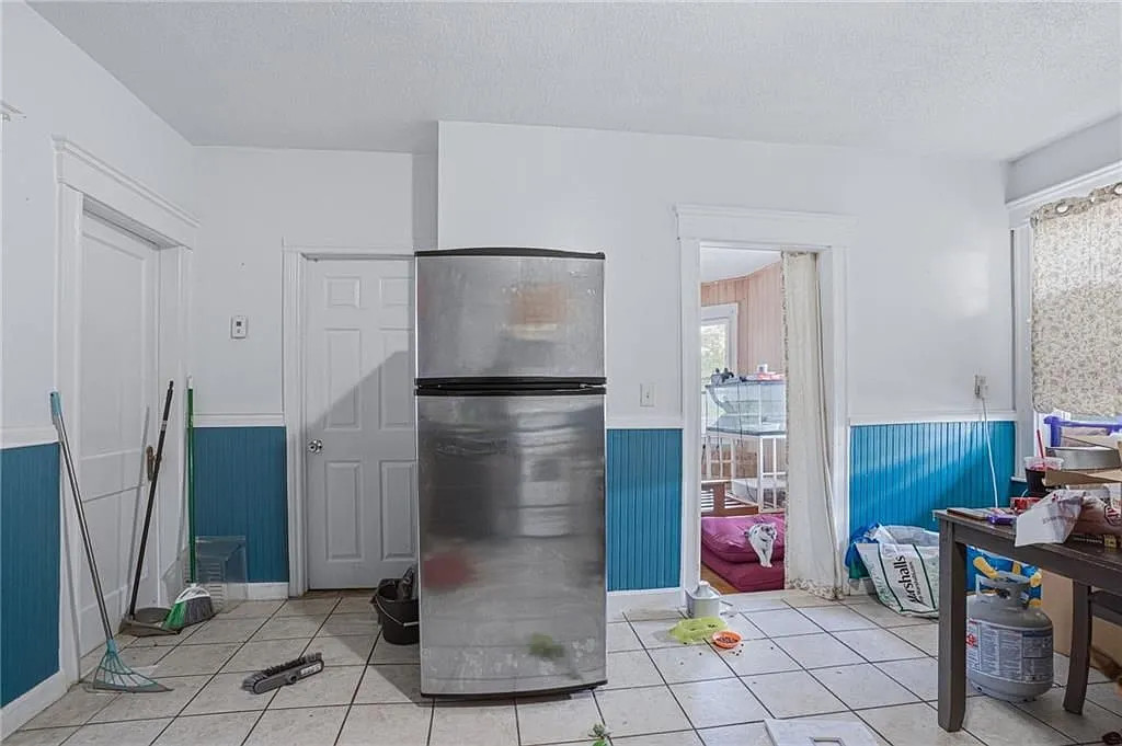 2 bed, 1.0 bath, 1778 sqft, $1,800 — Photo 2