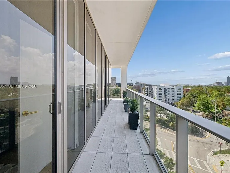 2678 Tigertail Ave #501 — Photo 33