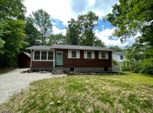 529 Pocasset Rd, Highland Lakes, NJ 07422