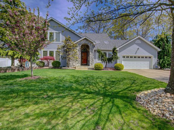 4 Weasel Creek Court, Howell, NJ 07731
