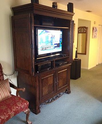 2nd image of 10131 Maddox Ln #J101