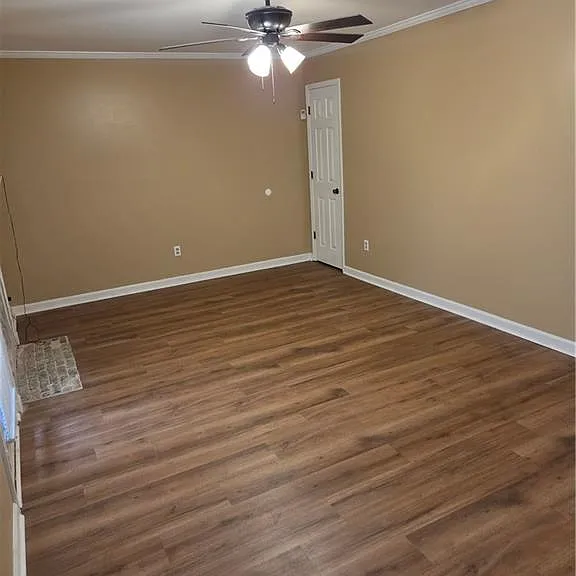 5595 Wells Cir — Photo 8