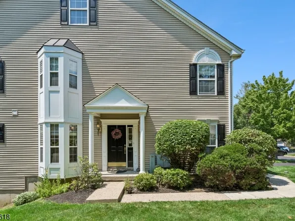 56 Battalion Dr, Basking Ridge, NJ 07920
