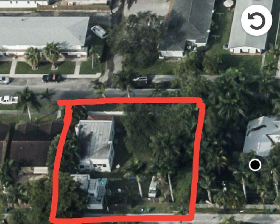 1st image of 214 SE Park St