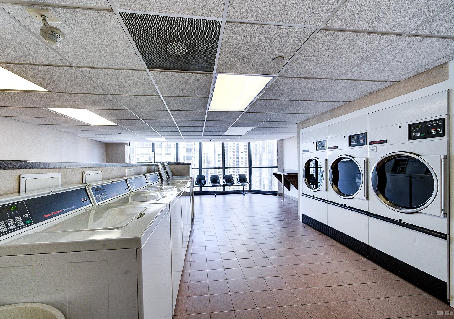 1 bed, 1093 sqft, $2,700 — Photo 3