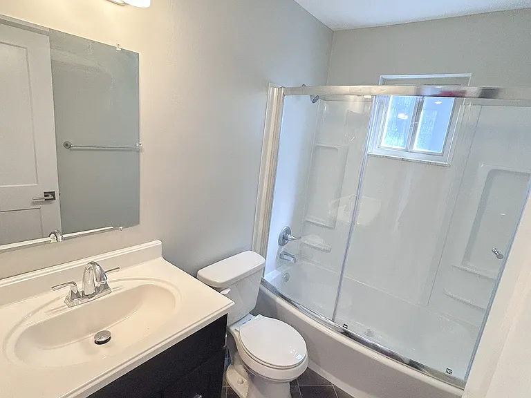 1296 Courtland Ave — Photo 9