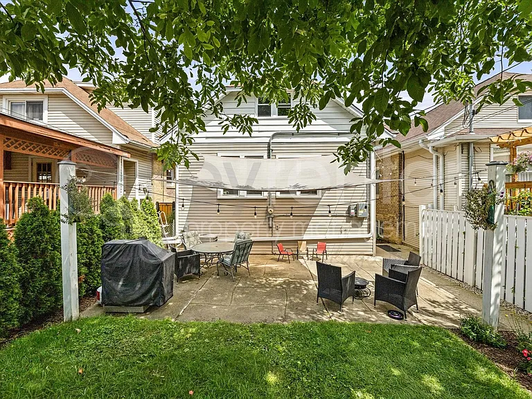 4230 N Oriole Ave — Photo 11