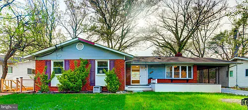 6628 Adrian St Photo 1