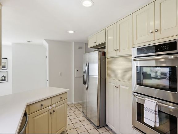 3rd image of 224 Warren Ave