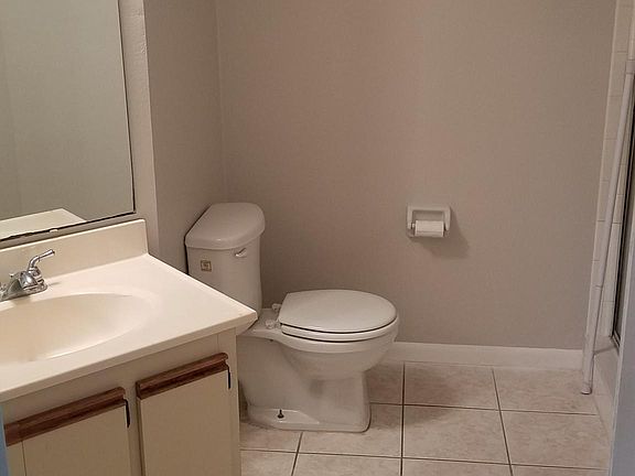 5th image of 1526 SE Royal Green Cir #203