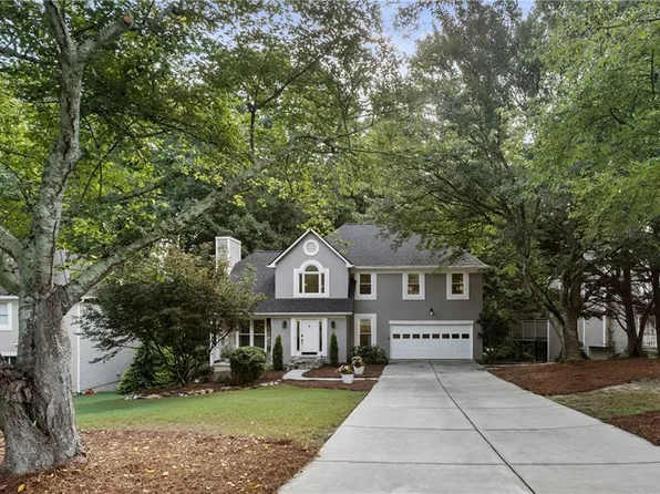 1867 N Creek Cir, Alpharetta, GA 30009