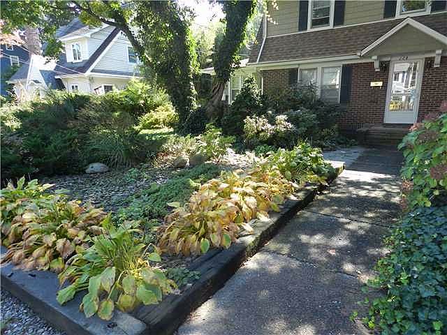 2nd image of 124 Hunt Ave