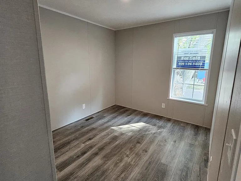 Hillview — Photo 22